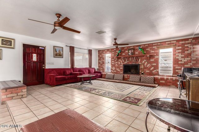 3437 W BELMONT Avenue, Phoenix, AZ 85051