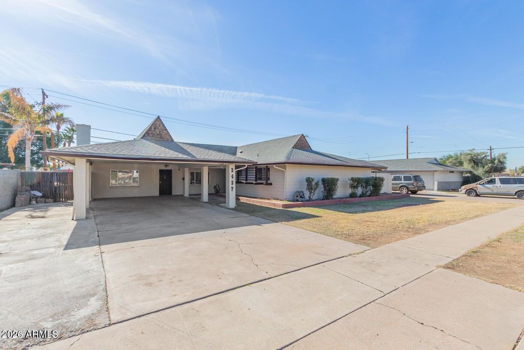 Image 2 of property listing at 3437 W BELMONT Avenue, Phoenix, AZ 85051
