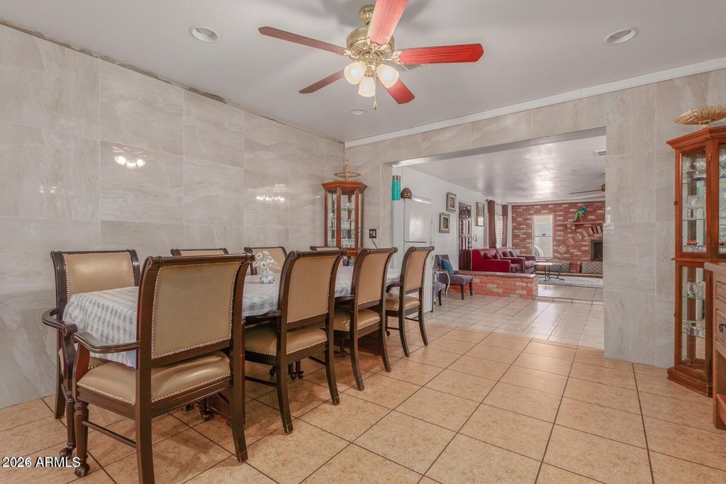 Image 6 of property listing at 3437 W BELMONT Avenue, Phoenix, AZ 85051