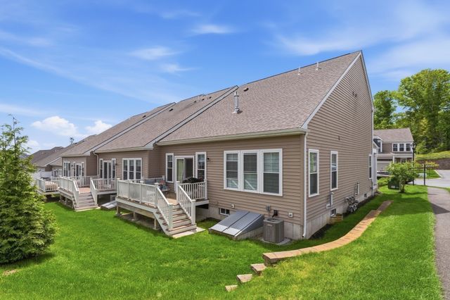 114 Orchard Dr 8, Sudbury, MA 01776