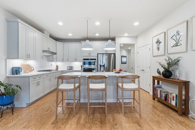 114 Orchard Dr 8, Sudbury, MA 01776