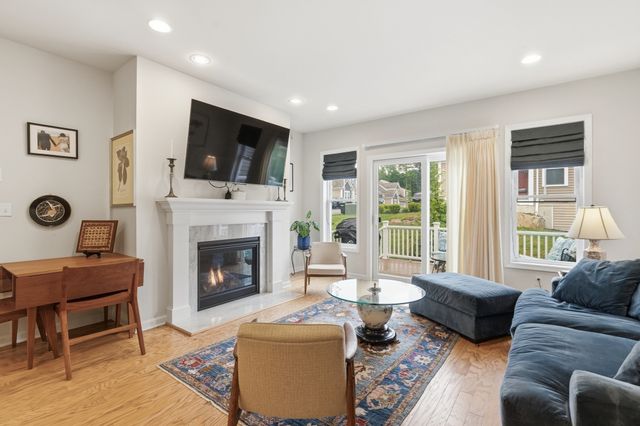 114 Orchard Dr 8, Sudbury, MA 01776