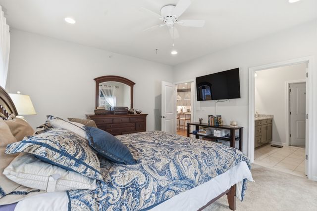 114 Orchard Dr 8, Sudbury, MA 01776