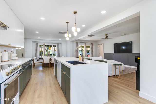 8650 E ROANOKE Avenue, Scottsdale, AZ 85257