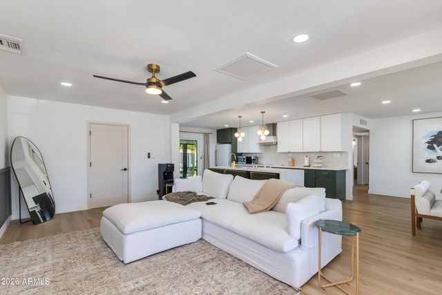 8650 E ROANOKE Avenue, Scottsdale, AZ 85257