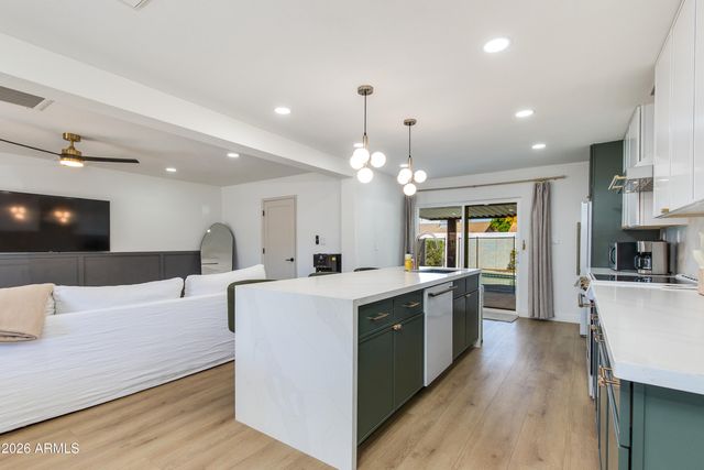 8650 E ROANOKE Avenue, Scottsdale, AZ 85257