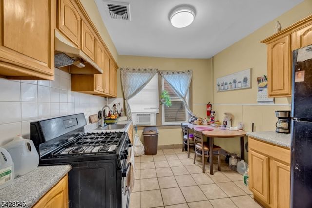34 Church St, Bound Brook Boro, NJ 08805