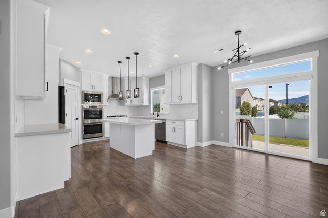 36 W SYRACUSE RD, Vineyard, UT 84059