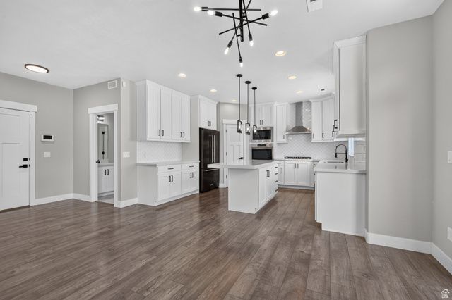 36 W SYRACUSE RD, Vineyard, UT 84059