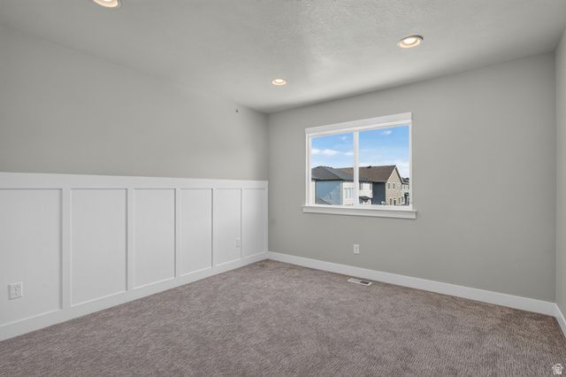 36 W SYRACUSE RD, Vineyard, UT 84059