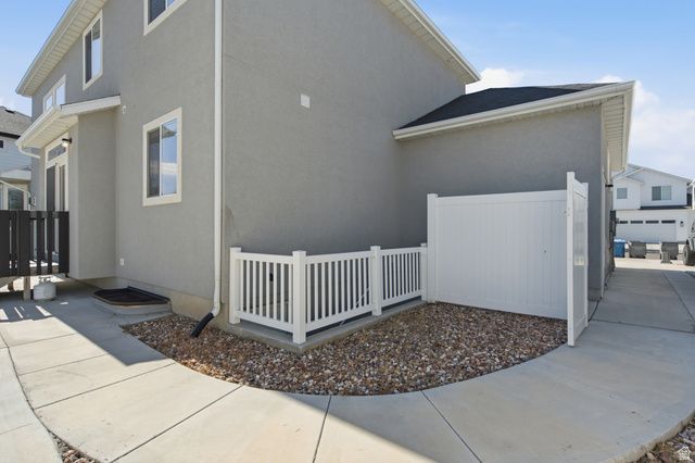 36 W SYRACUSE RD, Vineyard, UT 84059