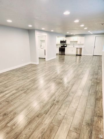 36 W SYRACUSE RD, Vineyard, UT 84059