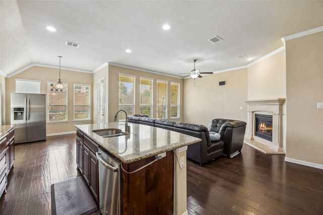 338 Wyndale Drive, Lewisville, TX 75056