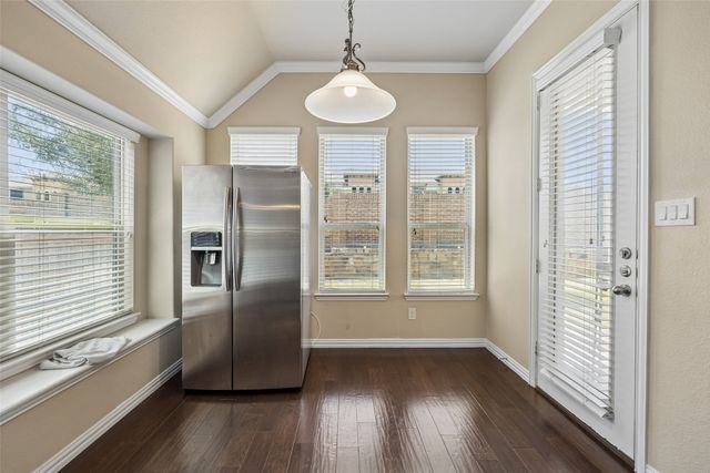 338 Wyndale Drive, Lewisville, TX 75056
