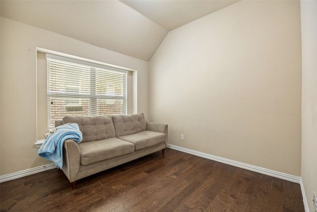 338 Wyndale Drive, Lewisville, TX 75056
