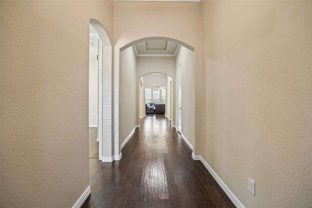 338 Wyndale Drive, Lewisville, TX 75056