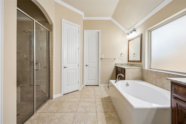 338 Wyndale Drive, Lewisville, TX 75056