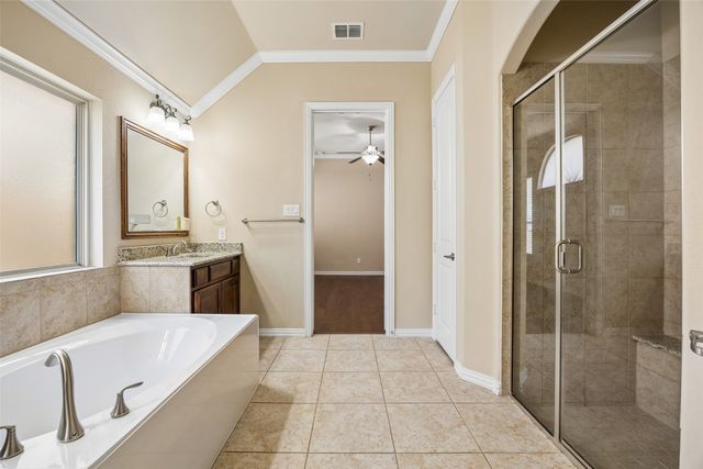 338 Wyndale Drive, Lewisville, TX 75056
