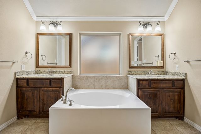 338 Wyndale Drive, Lewisville, TX 75056