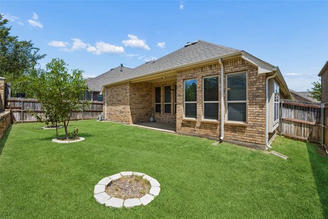 338 Wyndale Drive, Lewisville, TX 75056
