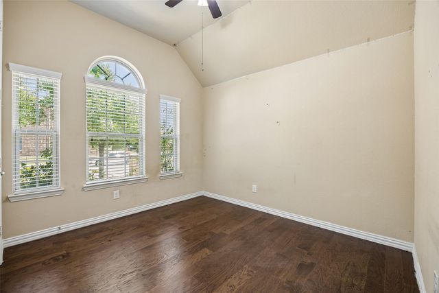 338 Wyndale Drive, Lewisville, TX 75056