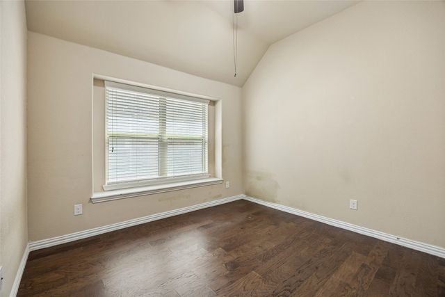 338 Wyndale Drive, Lewisville, TX 75056
