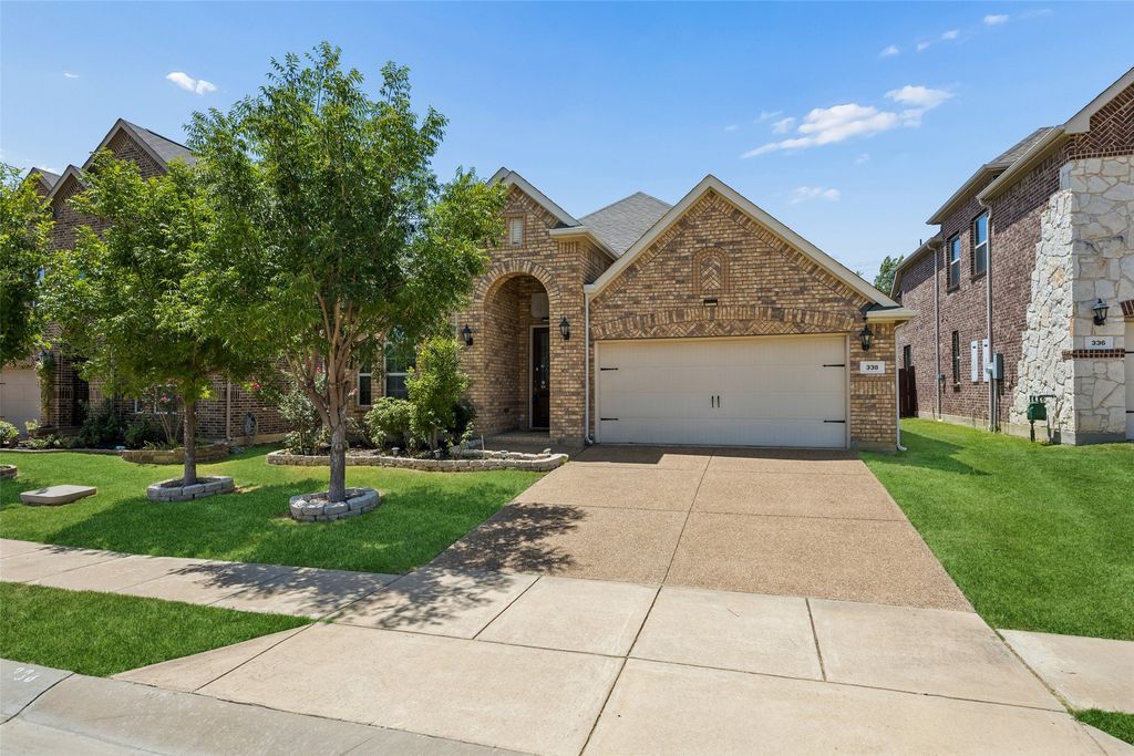 338 Wyndale Drive, Lewisville, TX 75056