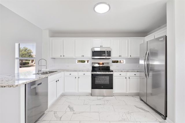 1400 Portchester Castle PATH, Pflugerville, TX 78660