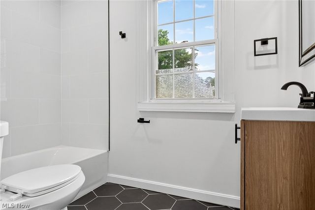 3802 Freemont Road, South Euclid, OH 44121