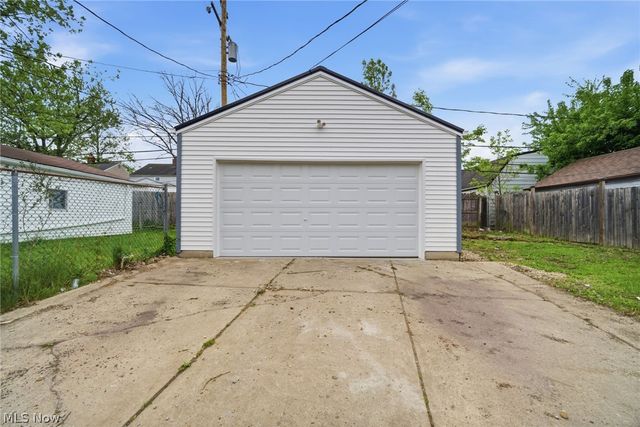 3802 Freemont Road, South Euclid, OH 44121