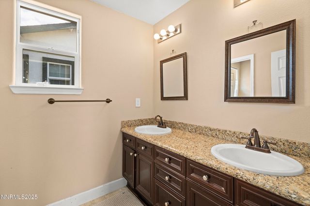 2000 Long Hollow Drive, Reno, NV 89521