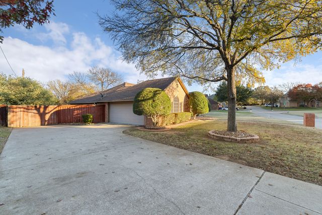1418 Holley Creek Lane, Mansfield, TX 76063