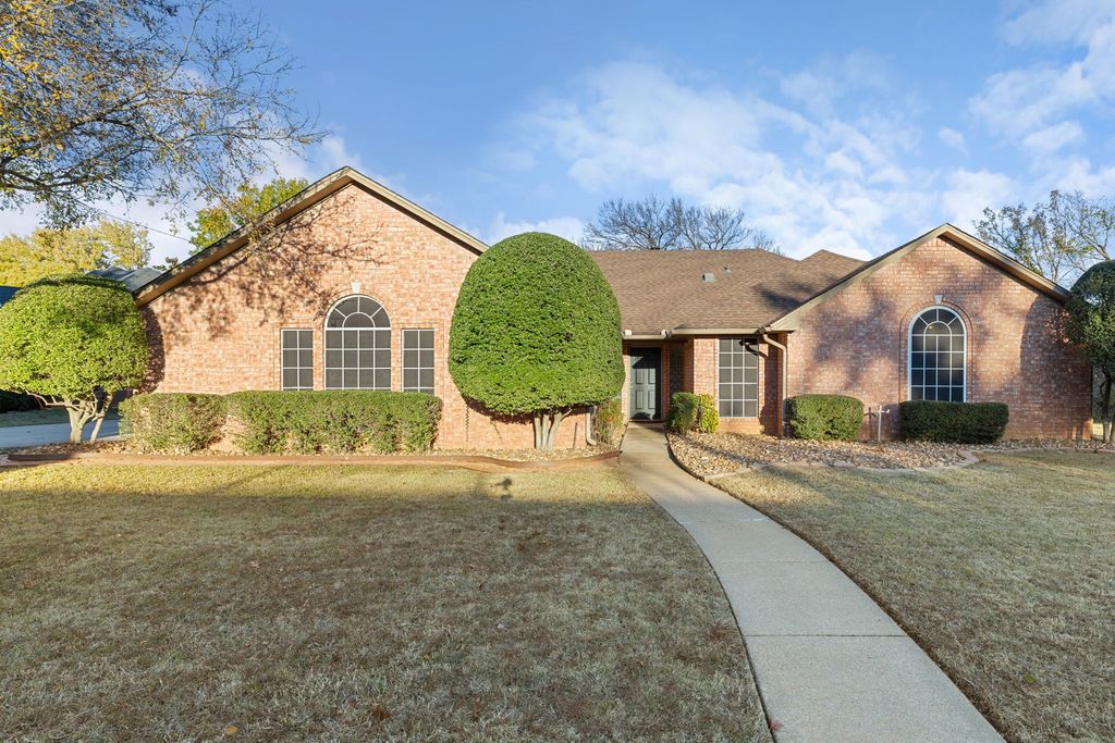1418 Holley Creek Lane, Mansfield, TX 76063