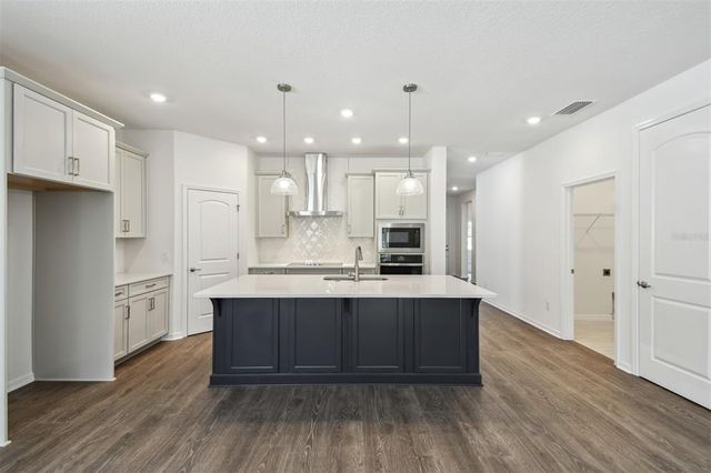 5944 BRISTLE OAK STREET, Mount Dora, FL 32757
