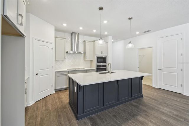 5944 BRISTLE OAK STREET, Mount Dora, FL 32757