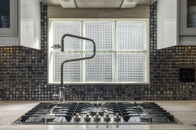 8614 E BERRIDGE Lane, Scottsdale, AZ 85250