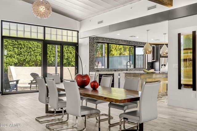 8614 E BERRIDGE Lane, Scottsdale, AZ 85250