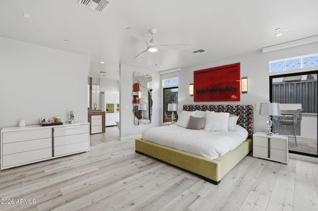 8614 E BERRIDGE Lane, Scottsdale, AZ 85250