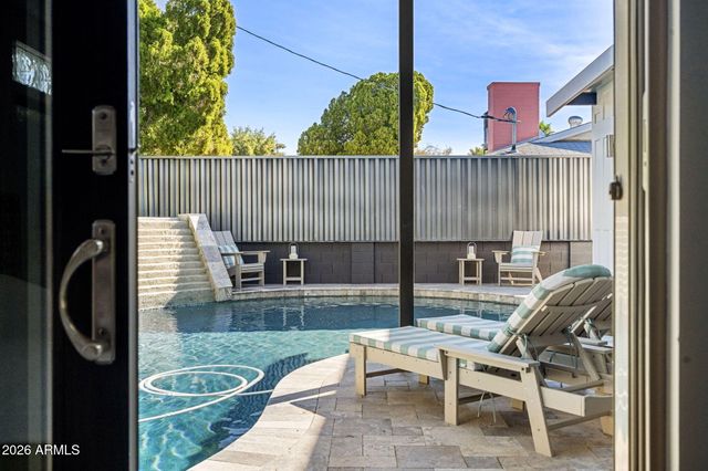 8614 E BERRIDGE Lane, Scottsdale, AZ 85250