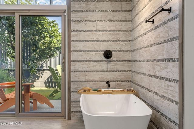 8614 E BERRIDGE Lane, Scottsdale, AZ 85250