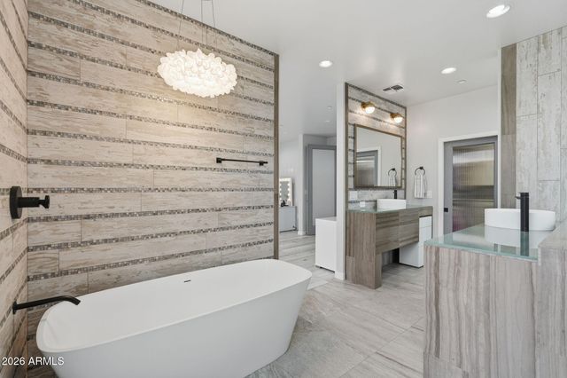 8614 E BERRIDGE Lane, Scottsdale, AZ 85250