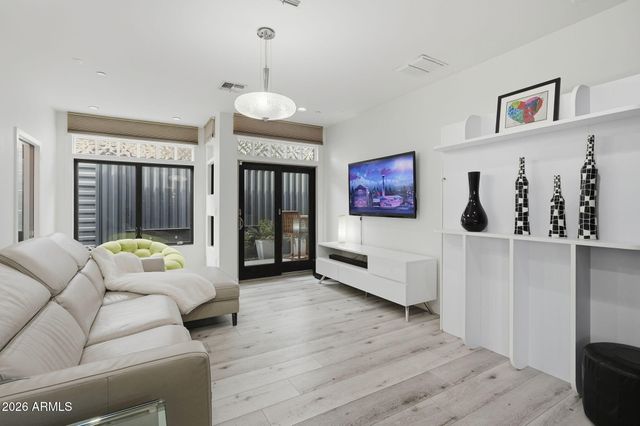 8614 E BERRIDGE Lane, Scottsdale, AZ 85250