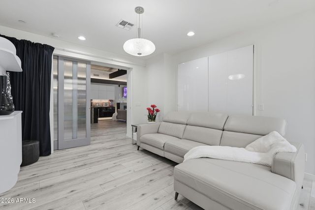 8614 E BERRIDGE Lane, Scottsdale, AZ 85250