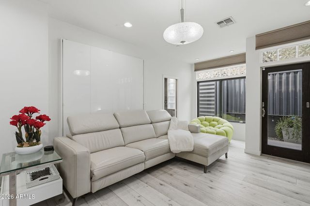 8614 E BERRIDGE Lane, Scottsdale, AZ 85250