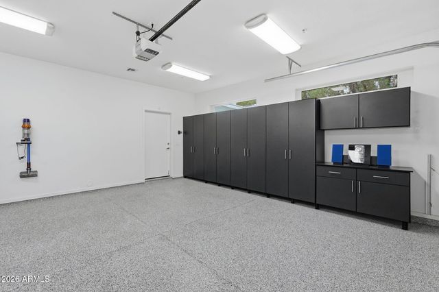 8614 E BERRIDGE Lane, Scottsdale, AZ 85250