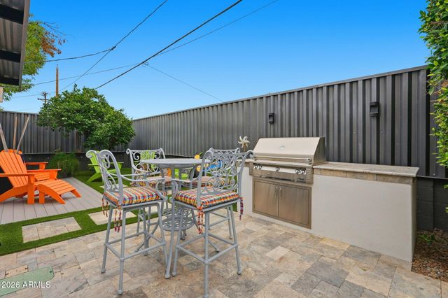 8614 E BERRIDGE Lane, Scottsdale, AZ 85250