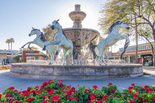 8614 E BERRIDGE Lane, Scottsdale, AZ 85250