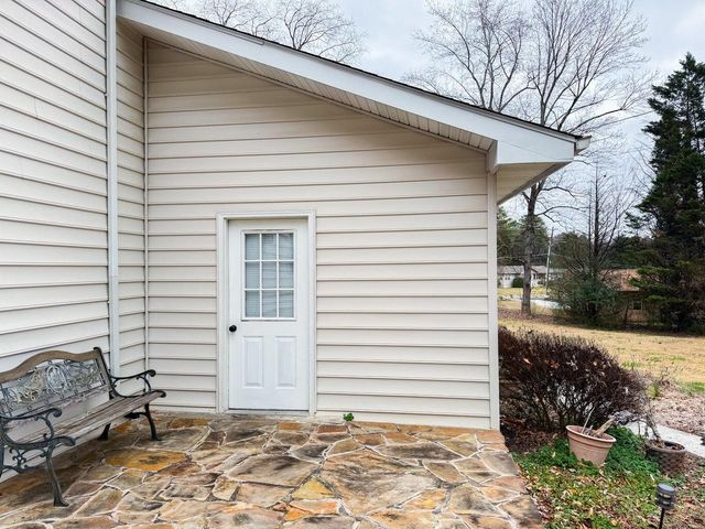 1515 Crestway Drive, Athens, TN 37303