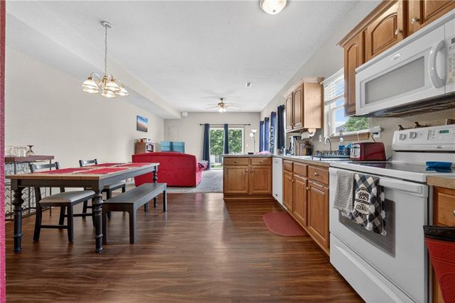 840 S Woodson Court, Gardner, KS 66030