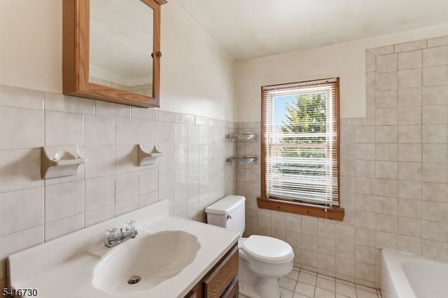 597 Penn Ave, Teaneck Twp., NJ 07666